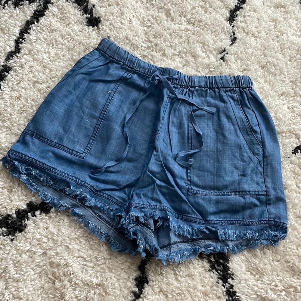 Pink lily draw string shorts new with tags
